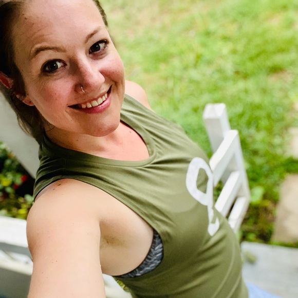 Meet your Posher, Megan - Picture 1 of 4